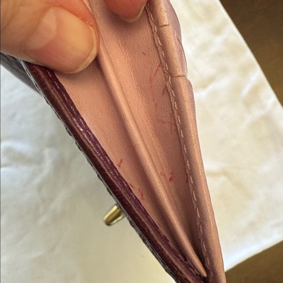 Coach vintage Hampton turnlock wallet in plum & pink  leather, brass hardware - Picture 15 of 15